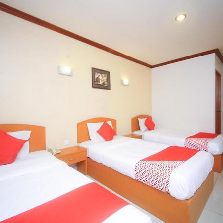 Super Oyo 1027 Hotel London Sandakan Exterior photo