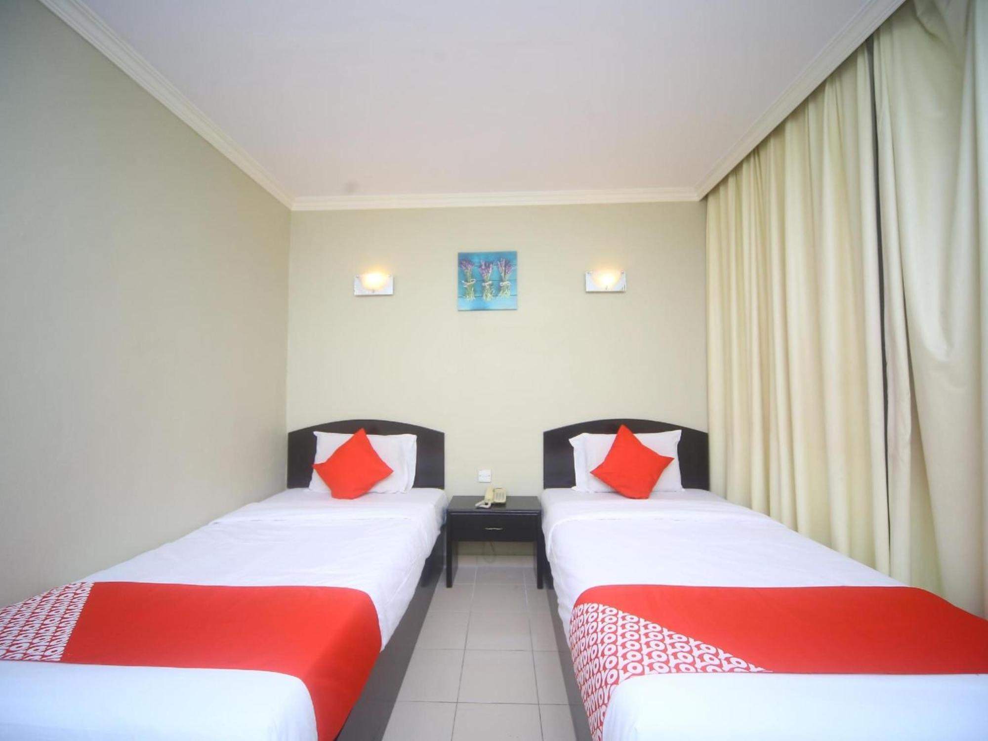 Super Oyo 1027 Hotel London Sandakan Exterior photo